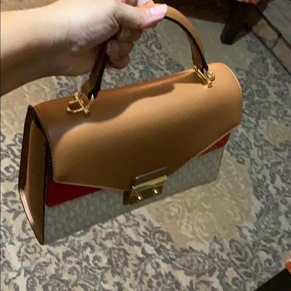 Michael Kors mini purse 👜 - Picture 7 of 7